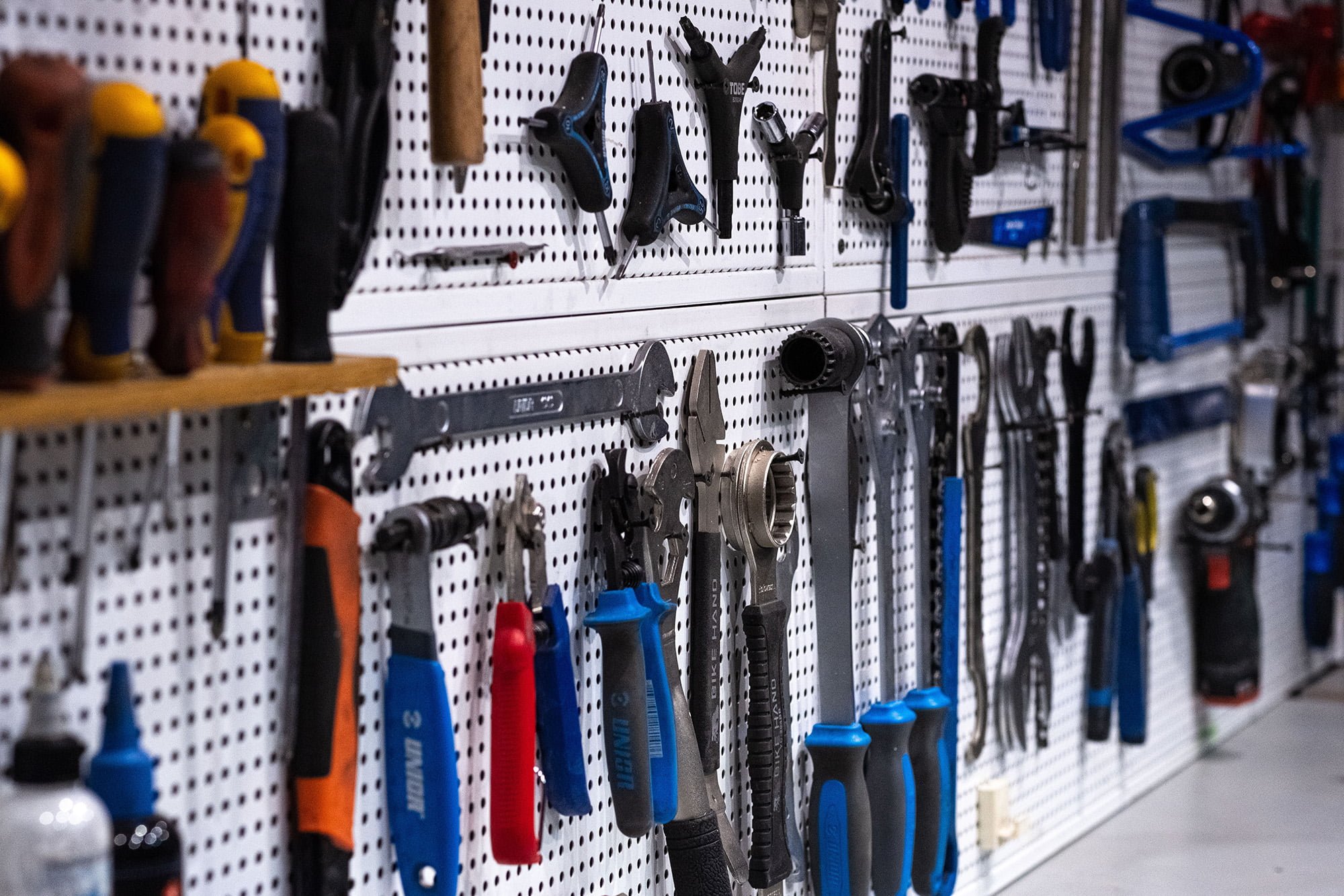 road-bike-mechanic-in-paris-basicycle-mechanical-service